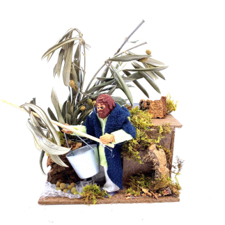Moving olive beater - 10/11 cm figurine