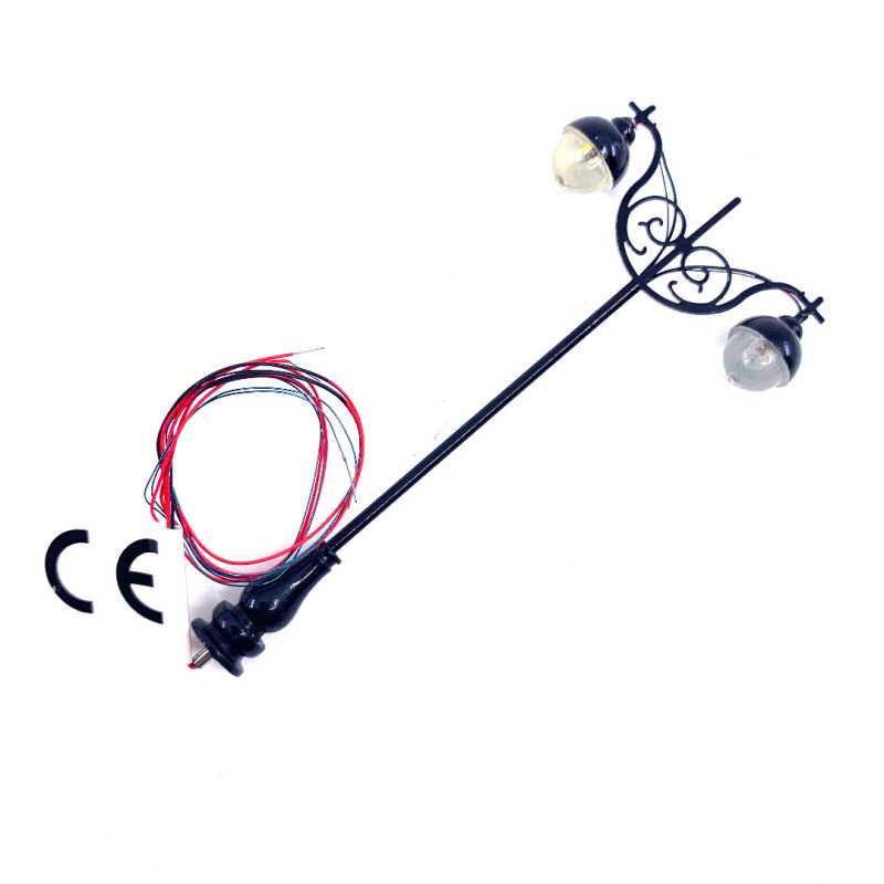 Lampione doppio antico in ferro 7 cm Lampione doppio antico in ferro 7 cm