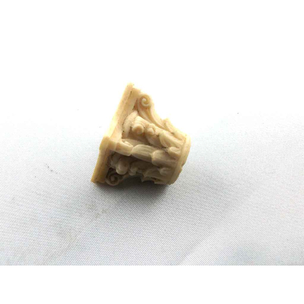 3 x 3 cm capital