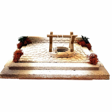 Arabian square with well for 6–10 cm figures.