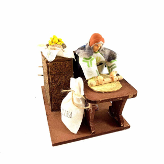 Pasta maker in motion