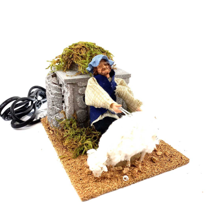 12 cm moving sheep shearer for nativity scenes